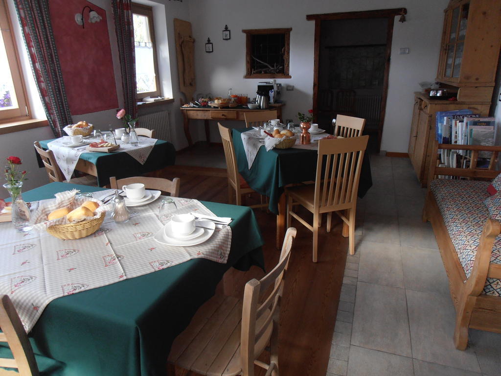 Baita Scaia Bed & Breakfast Cogolo Exterior photo