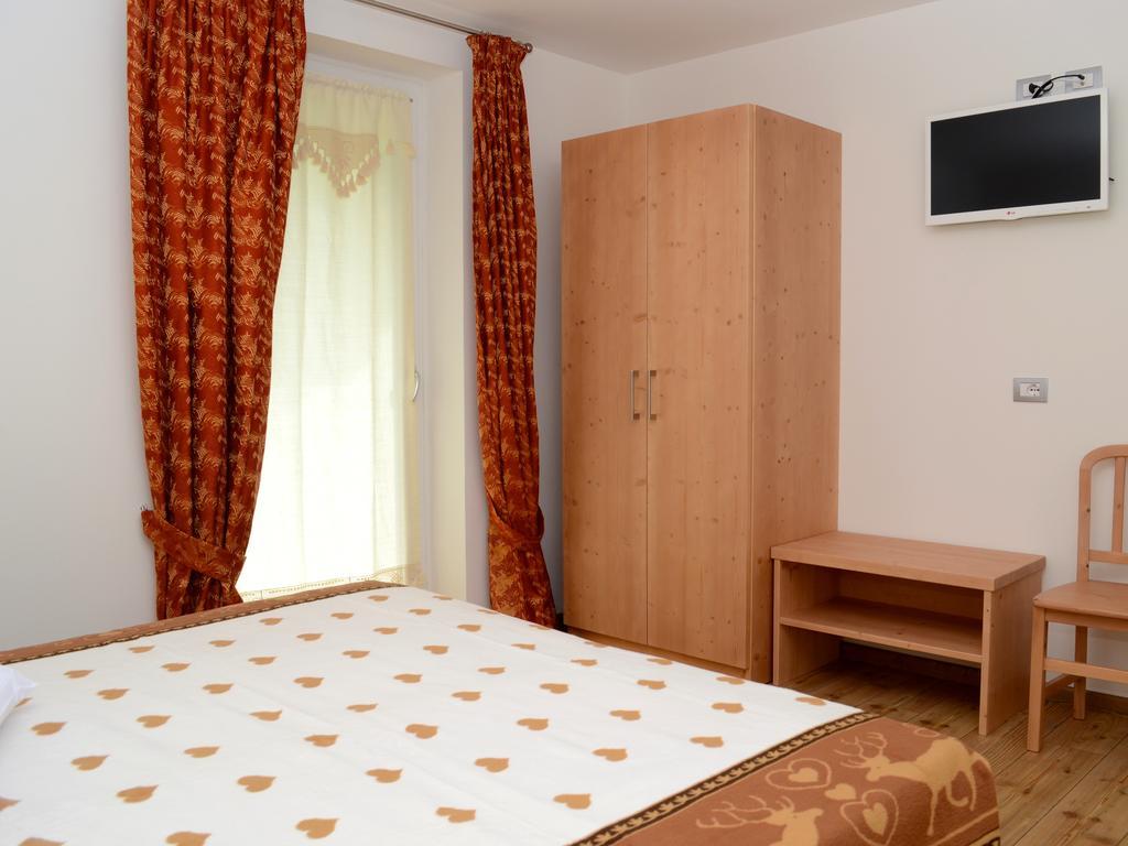 Baita Scaia Bed & Breakfast Cogolo Room photo
